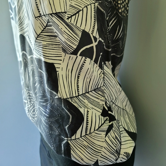 White House Black Market Women's Silk Chain Link Halter Top Size 4 - Picture 4 of 10